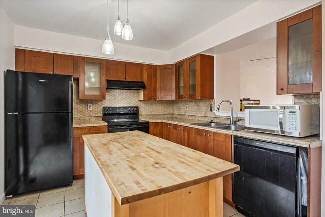 Building Photo - 3314 Major Denton Dr