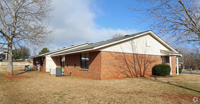 Building Photo - Medical Park Apartments