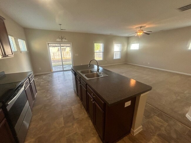 Building Photo - 224 Jerri Ln