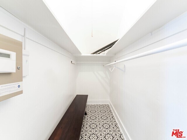 Building Photo - 1461 Ridge Way