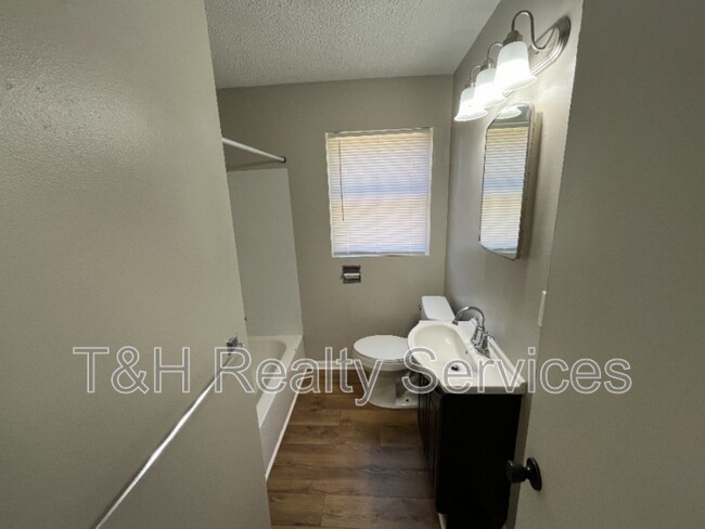 Foto del edificio - 1750 N Whittier Pl