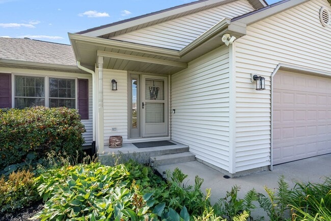 Building Photo - Four bedroom ranch style home in Mattawan!