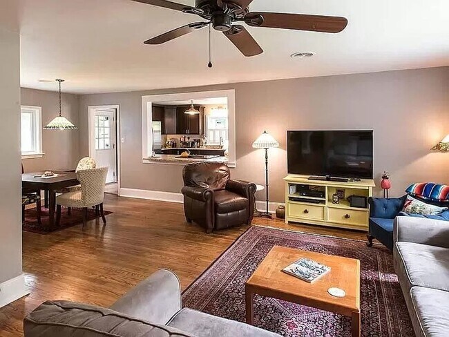 Foto del edificio - 3BD/2BA with a FLEX ROOM HOUSE IN WEST ASHLEY- Available June 1, 2026!