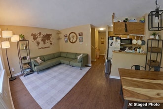 Building Photo - 1947 Crescent Dr