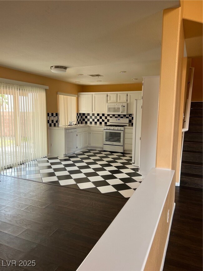 Foto del edificio - 212 Silver Castle St