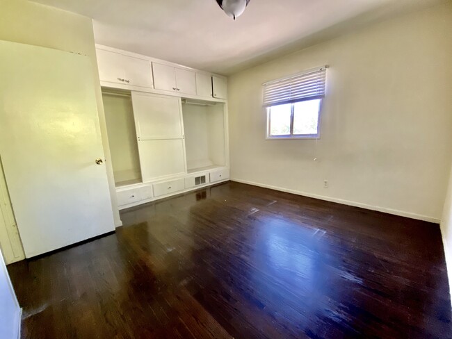 Master bedroom - 500 Midvale Ave