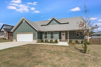 Building Photo - 1312 Bunker Dr