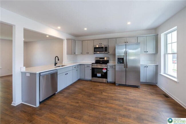 Foto del edificio - 560 Long St