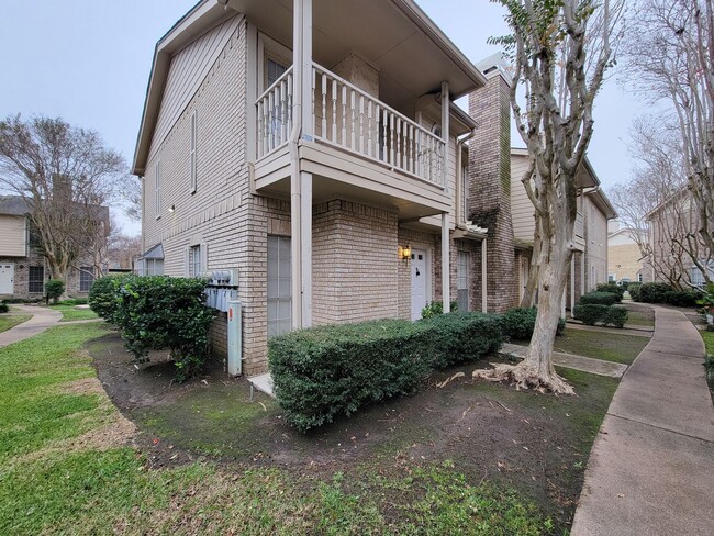Building Photo - 7575 Cambridge St