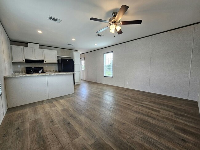 Building Photo - 1018 Myakka Dr