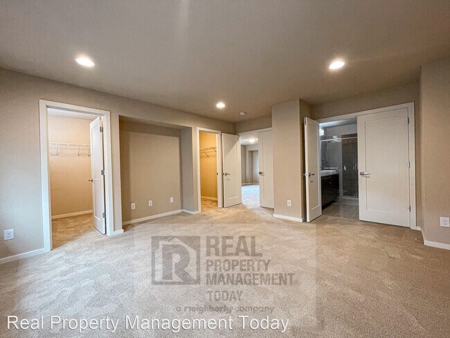 Building Photo - 4 br, 2.5 bath House - 5534 Elaine Ave SE