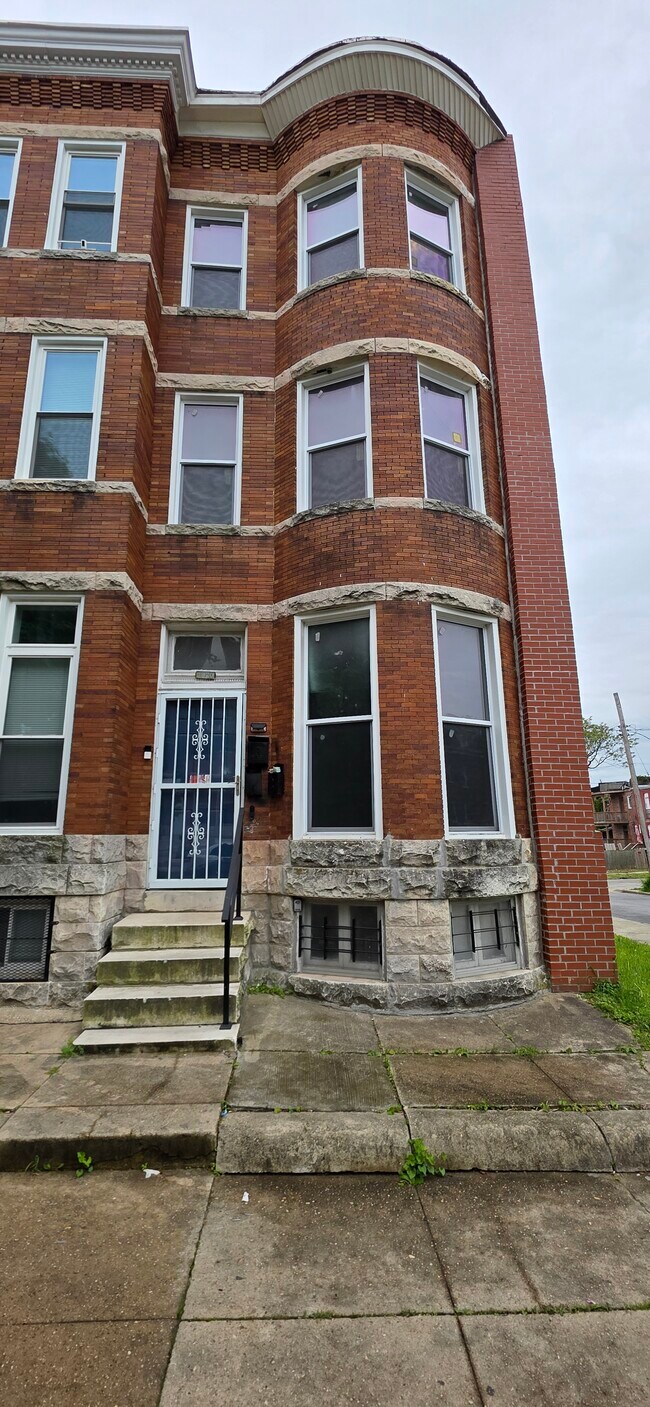 Foto del edificio - 2920 Parkwood Ave