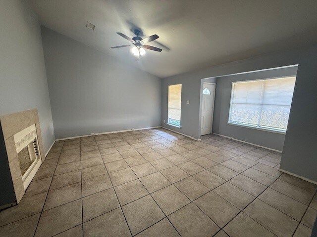 Foto del edificio - 2410 Autumn Springs Ln