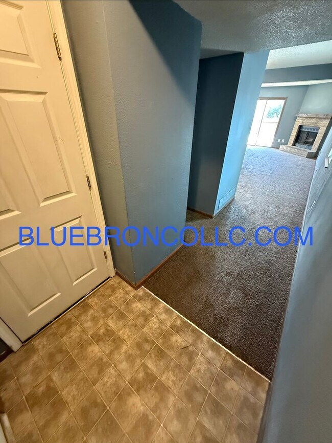 Foto del edificio - Spacious 3 bedroom with a great layout