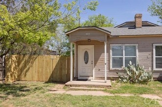 Building Photo - 883 Cedar St