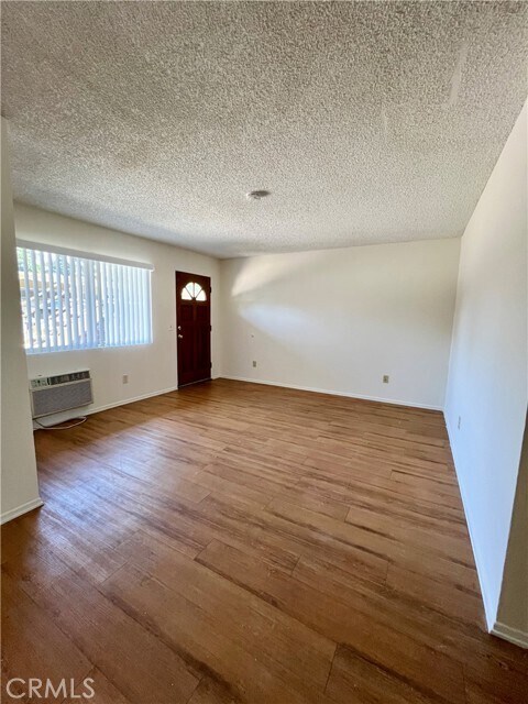 Foto del edificio - 1200 S San Antonio Ave