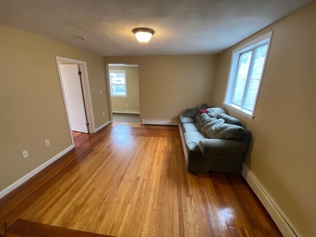 Building Photo - 5 Lowden Ave