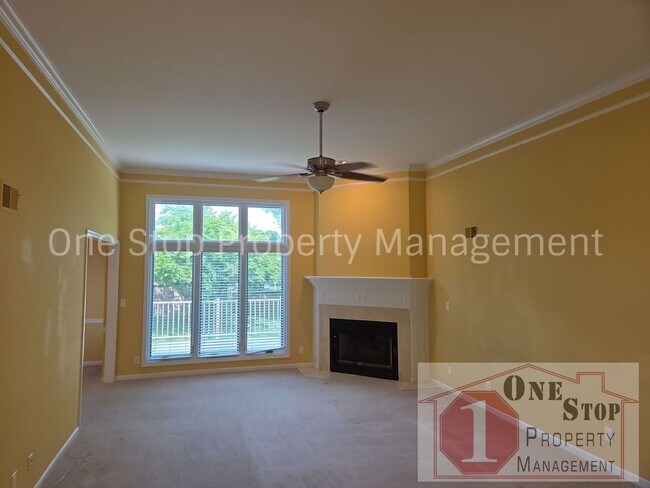 Foto del edificio - Beautiful 2 bedroom, 3 bathroom Villa in Overland Park!