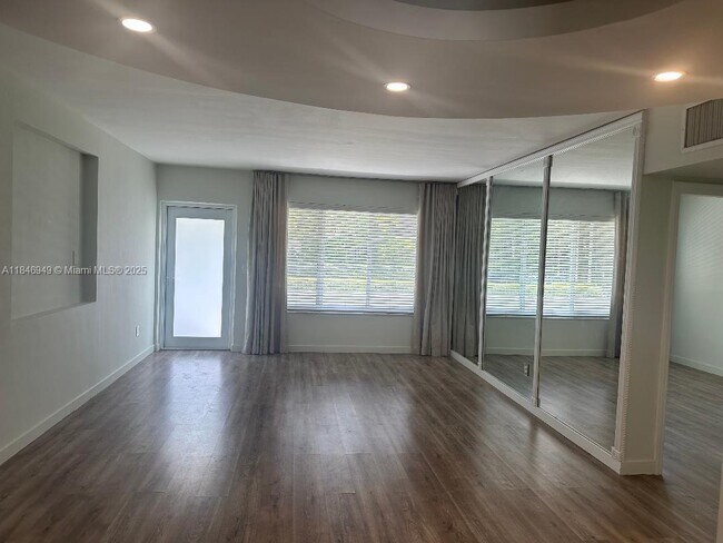Foto del edificio - 1065 98th St
