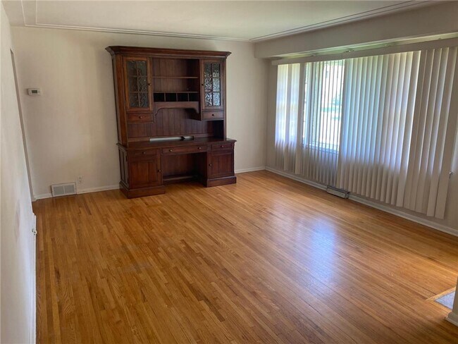 Building Photo - 5030 Beard Ave S