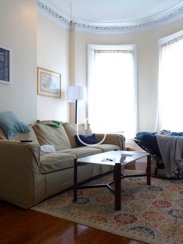 Building Photo - 39 Delle Ave