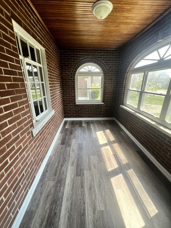 Photo - 5194 Sidney Rd House