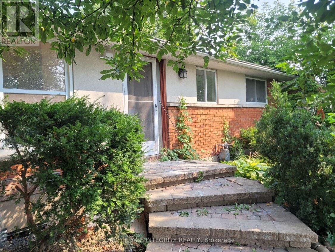 Primary Photo - 17-17 Kingsbury Ave