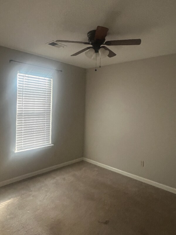 Foto del edificio - 2550 Reese Lake Cir