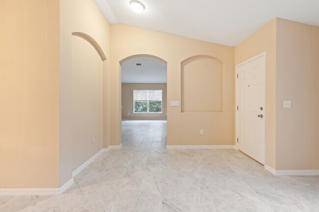 Building Photo - 57 Pin Oak Dr
