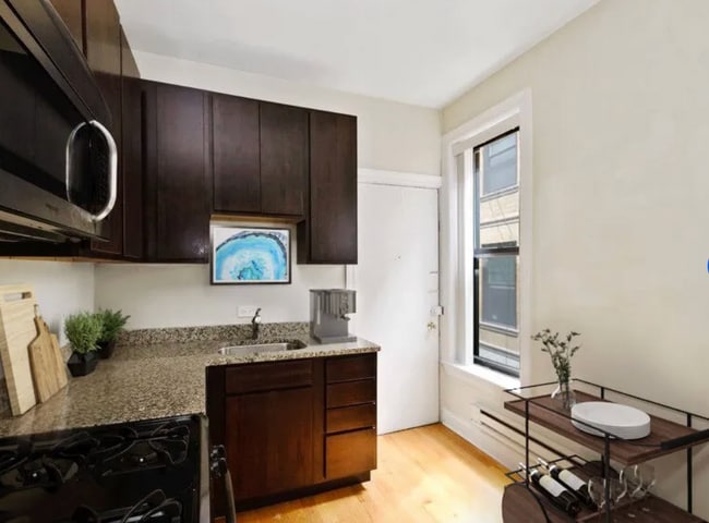 Foto del edificio - 1216 N Dearborn St
