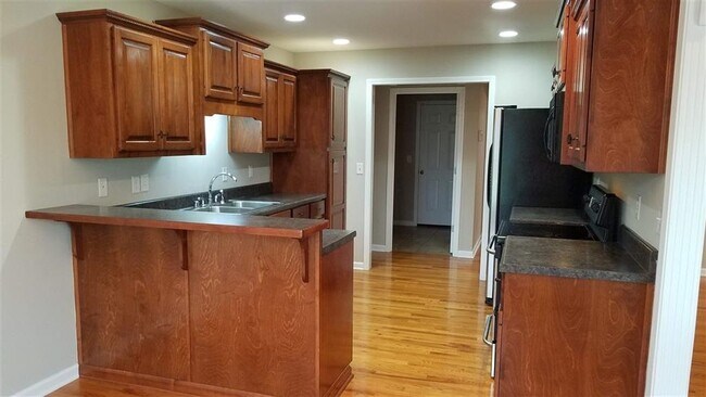 Building Photo - 921 Bogey Way