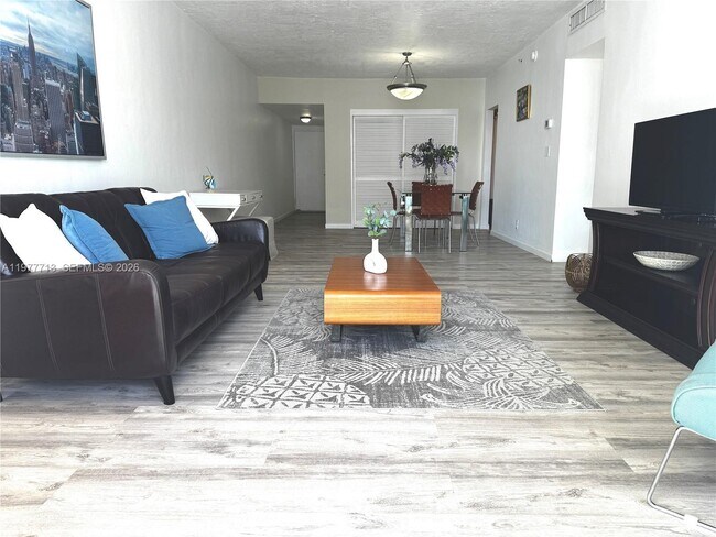 Foto del edificio - 3000 S Ocean Dr