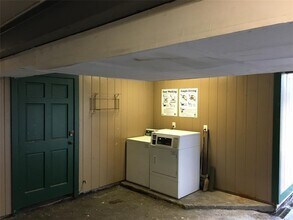 Building Photo - 7323 Lindencrest St