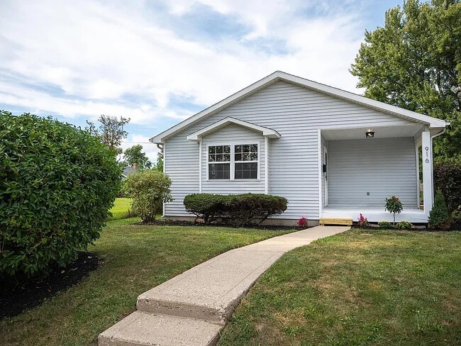 Building Photo - 916 E Dixon St