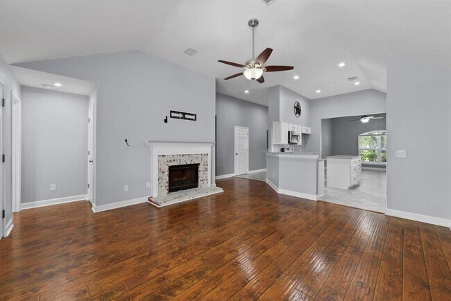 Foto del edificio - 12307 Elk Meadow Dr