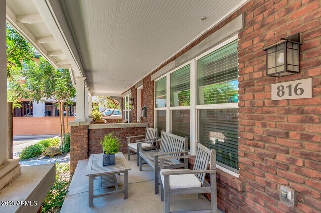 Foto del edificio - 816 N 3rd Ave