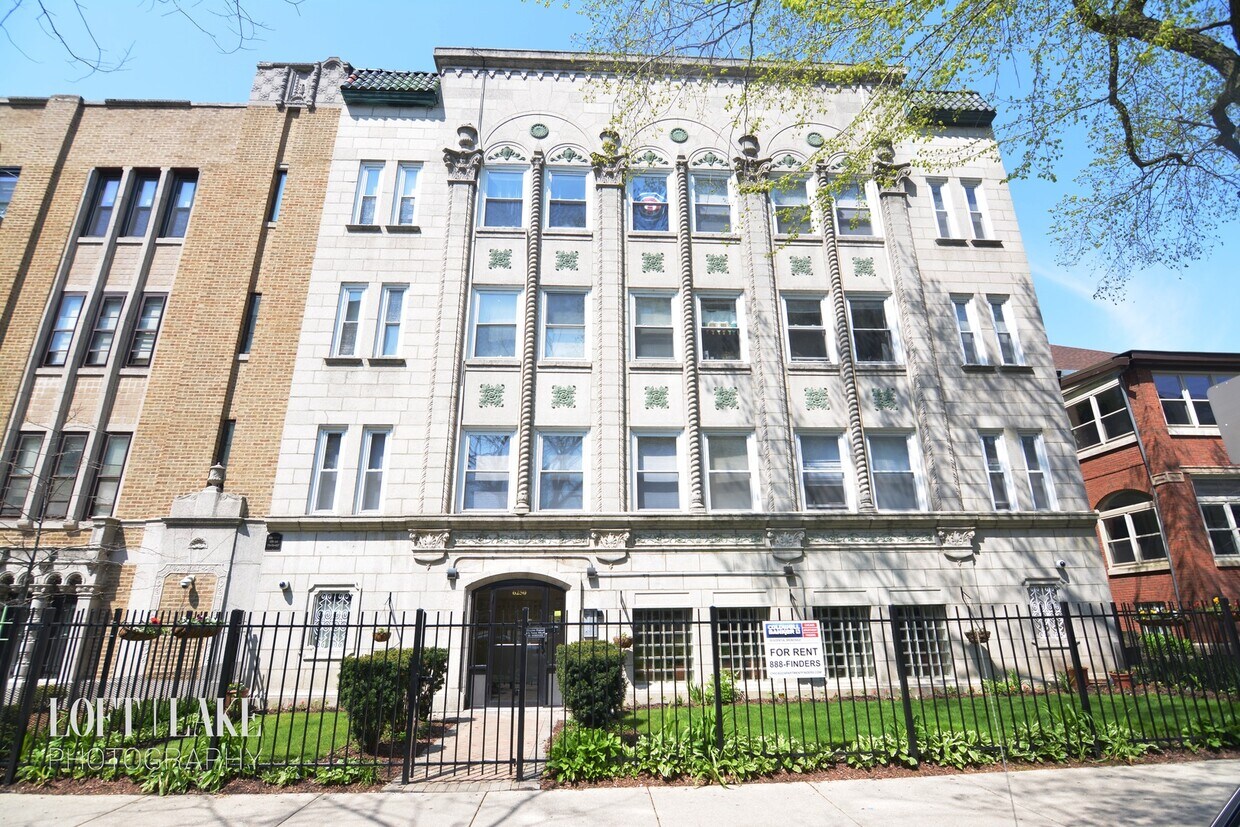 Primary Photo - 6250 N Winthrop Ave