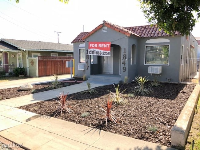 Building Photo - 2 br, 1 bath Apartment - 1849 Junipero Ave