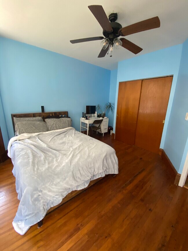 Foto del edificio - 491 Ringwood Ave