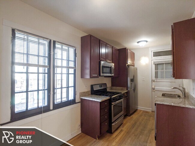 Foto del edificio - 4912 N Hoyne Ave