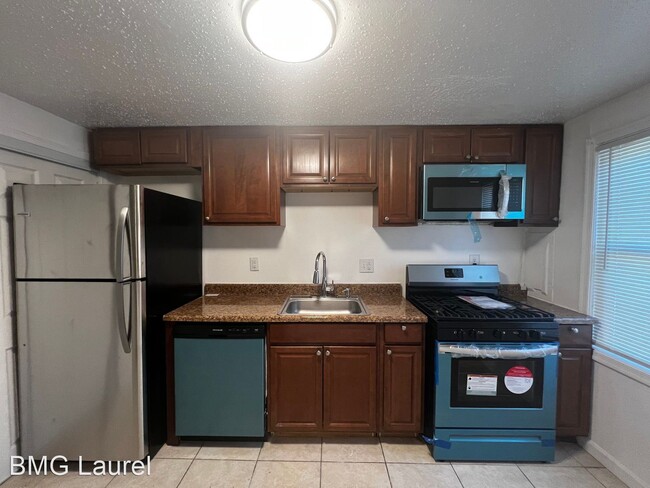 Building Photo - 2 br, 1 bath House - 1872 Dutch Village Dr