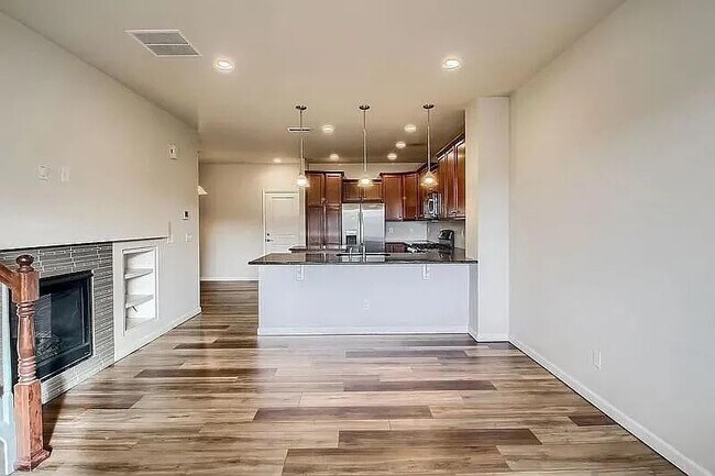 Foto del edificio - Lovely 2 bedroom townhouse in Centennial