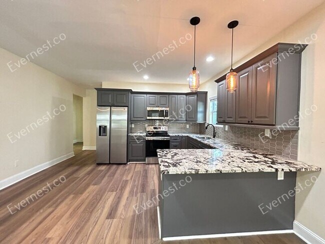 Building Photo - 998 Mayson Turner Rd NW