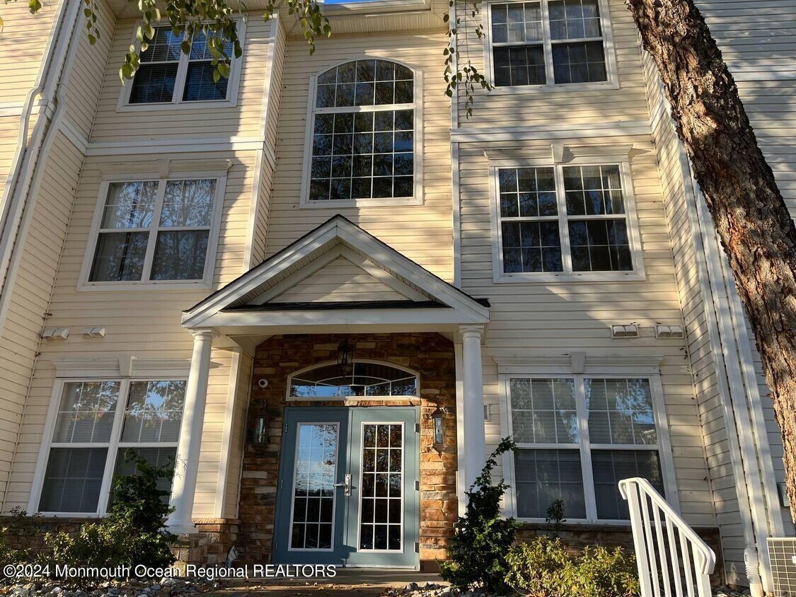 Primary Photo - 531 St Andrews Pl