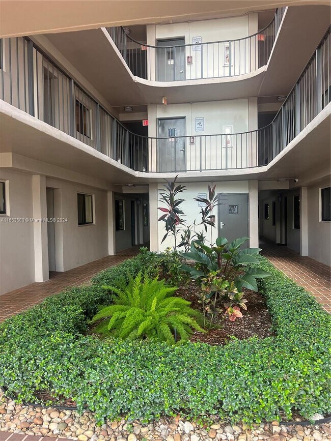 Foto del edificio - 8540 SW 133rd Avenue Rd