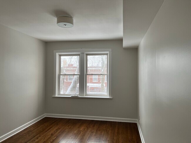 Foto del edificio - 2338 N Avers Ave