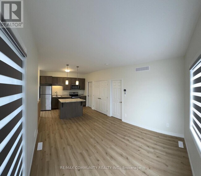 Photo du bâtiment - 64a Riverstone Wy