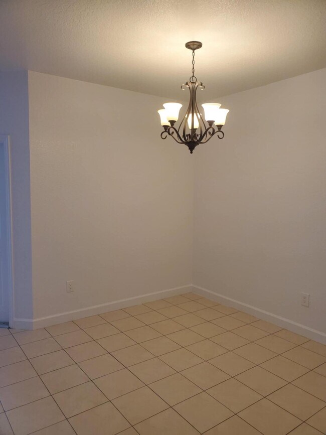 Building Photo - 2227 Shoma Dr