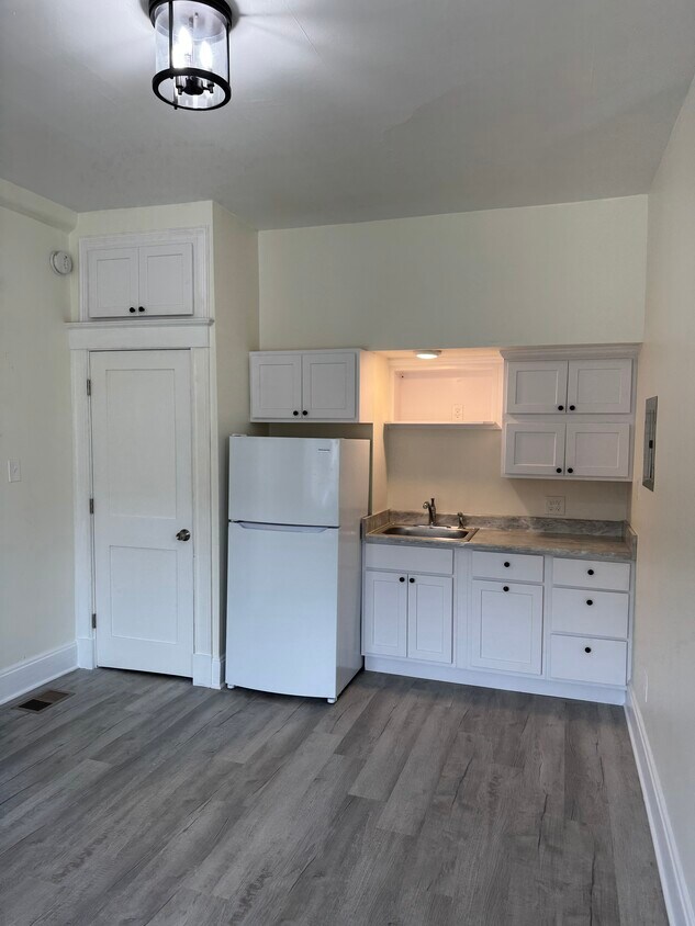 Foto principal - 1564 Chase Ave