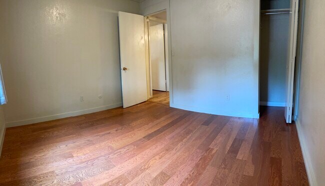 Foto del edificio - 3250 O'Neal Cir